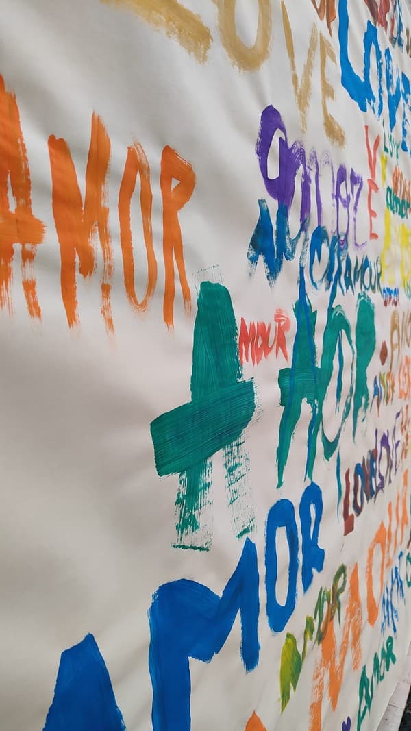 ICE apresenta “Amor é para Todos” – Exposição que Une Arte e Linguagem — foto 26
