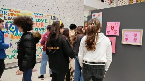 ICE apresenta “Amor é para Todos” – Exposição que Une Arte e Linguagem — foto 12