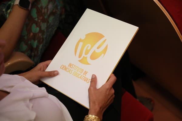 Sessão solene de entrega de Diplomas do Quadro de Excelência 2022/2023 — foto 3