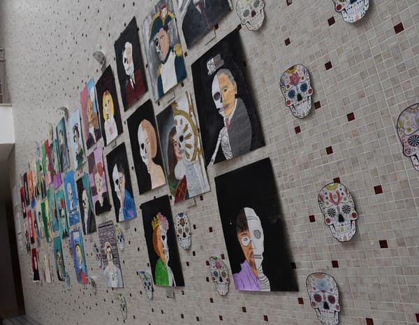“Calaveras” e “Personalidades de Espanha e França” em exposição — foto 4