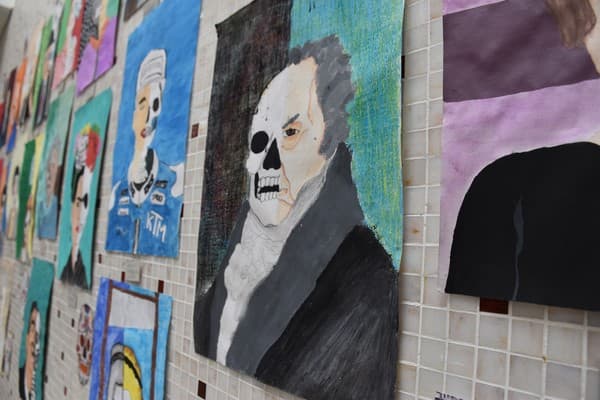 “Calaveras” e “Personalidades de Espanha e França” em exposição — foto 3