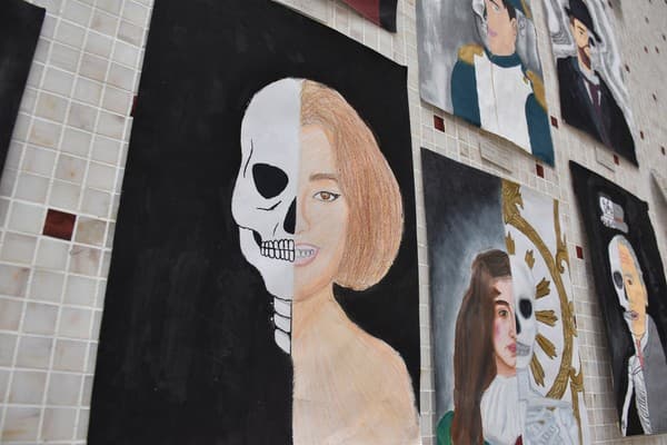 “Calaveras” e “Personalidades de Espanha e França” em exposição — foto 2