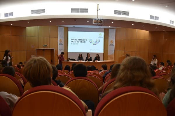 Sessões Escolares do Parlamento dos Jovens 2023/2024 — foto 7