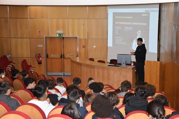 ICE realizou sessão informativa sobre estudar no estrangeiro — foto 1