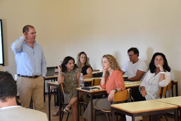 Corpo docente participa em palestra sobre bem-estar e gestão do stress — foto 2