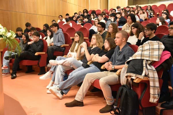 Sessões Escolares do Parlamento dos Jovens 2024/2025 — foto 2