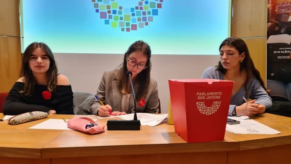 Sessões Escolares do Parlamento dos Jovens 2023/2024 — foto 4