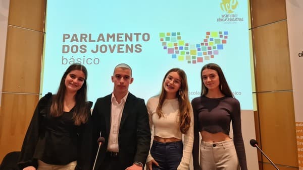 Sessões Escolares do Parlamento dos Jovens 2023/2024 — foto 1