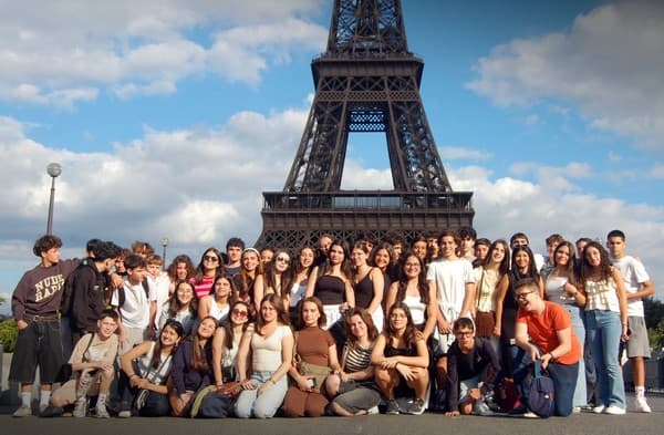 Viagem de Finalistas do 9.º ano termina com piquenique nas redondezas da icónica e tradicional zona histórica de Montmartre — foto 13