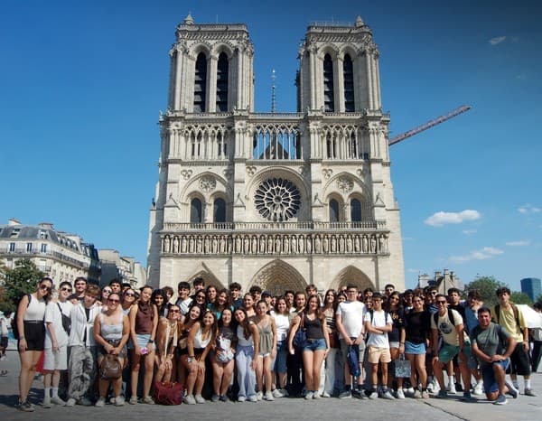 Viagem de Finalistas do 9.º ano termina com piquenique nas redondezas da icónica e tradicional zona histórica de Montmartre — foto 12