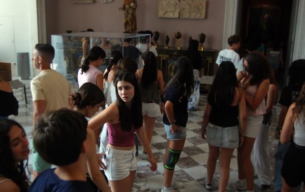 Viagem de Finalistas do 9.º ano termina com piquenique nas redondezas da icónica e tradicional zona histórica de Montmartre — foto 3