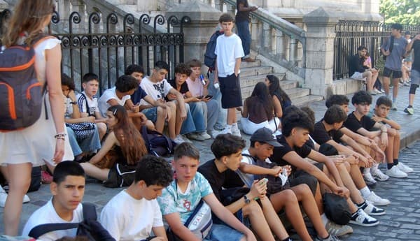 Viagem de Finalistas do 9.º ano termina com piquenique nas redondezas da icónica e tradicional zona histórica de Montmartre — foto 2