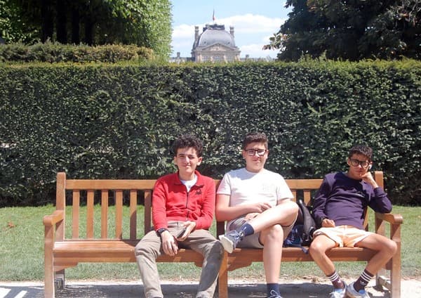 Viagem de Finalistas do 9.º ano termina com piquenique nas redondezas da icónica e tradicional zona histórica de Montmartre — foto 1