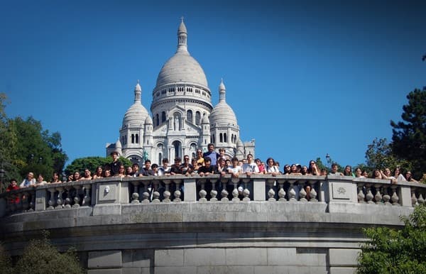 Viagem de Finalistas do 9.º ano termina com piquenique nas redondezas da icónica e tradicional zona histórica de Montmartre