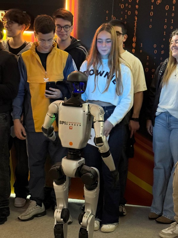 Alunos do 10.º ano abrem as portas do futuro no BPI All In One