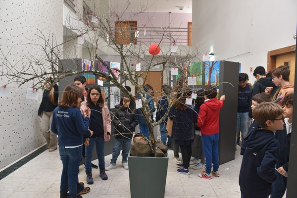 Exposição “A Árvore e a Poesia” na abertura do Festival das Artes Criativas do ICE — foto 35