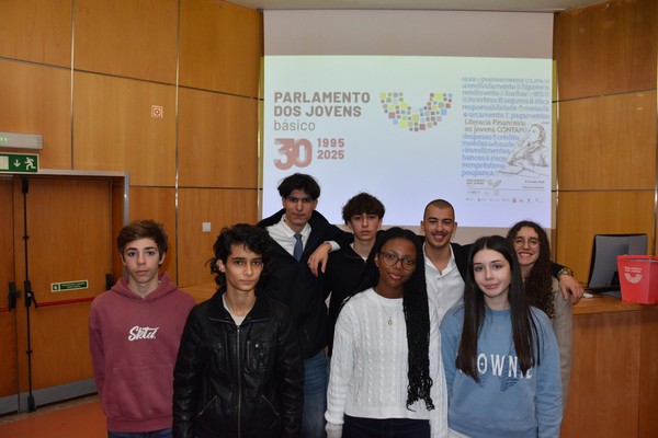 Sessões Escolares do Parlamento dos Jovens 2025/2026