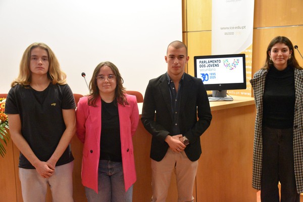 Sessões Escolares do Parlamento dos Jovens 2024/2025 — foto 1