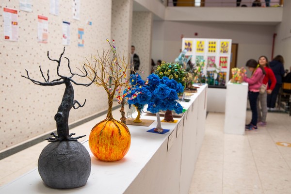 Exposição temática do Dia Mundial da Árvore e do Dia da Poesia