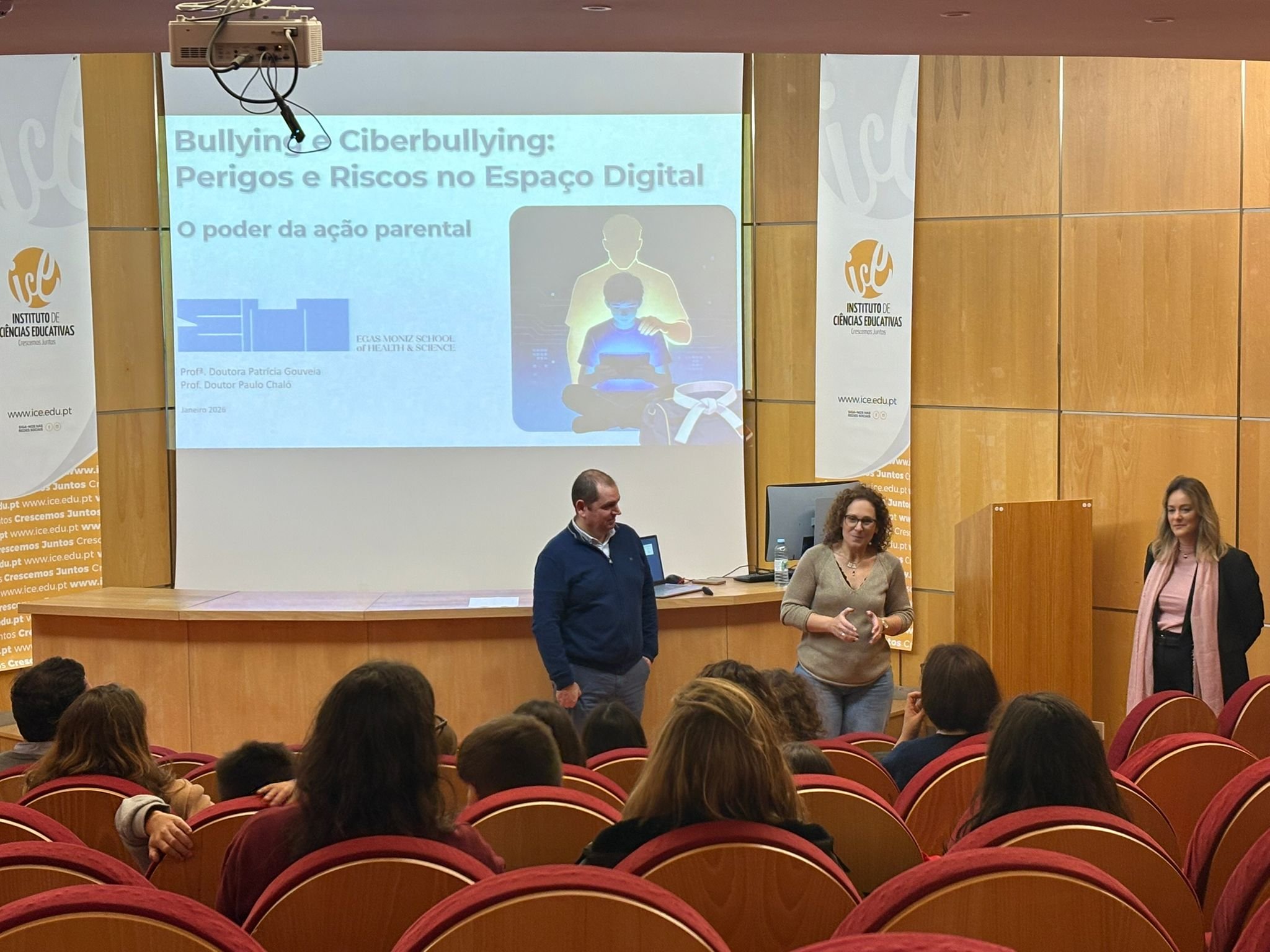 Bullying e Ciberbullying: Perigos e Riscos no Espaço Digital