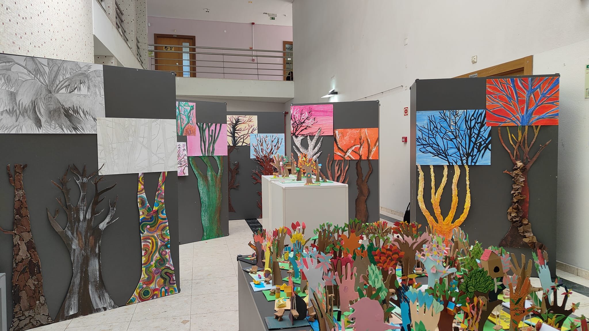 “Vertical – A Árvore em Linguagem Visual” está em exposição
